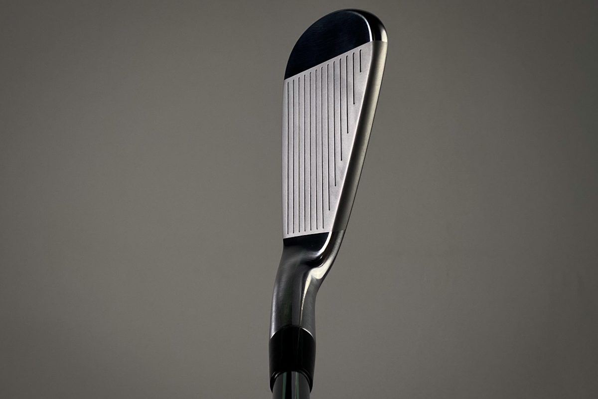 MP」シリーズ史上最もテクノロジーを駆使した 「MIZUNO PRO」221、223