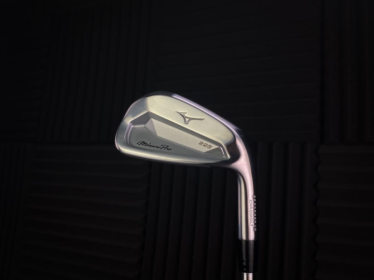 MP」シリーズ史上最もテクノロジーを駆使した 「MIZUNO PRO」221、223